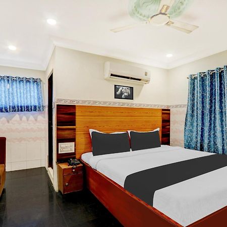 OYO 12680 Hotel Sitara Inn Vijayawāda Esterno foto
