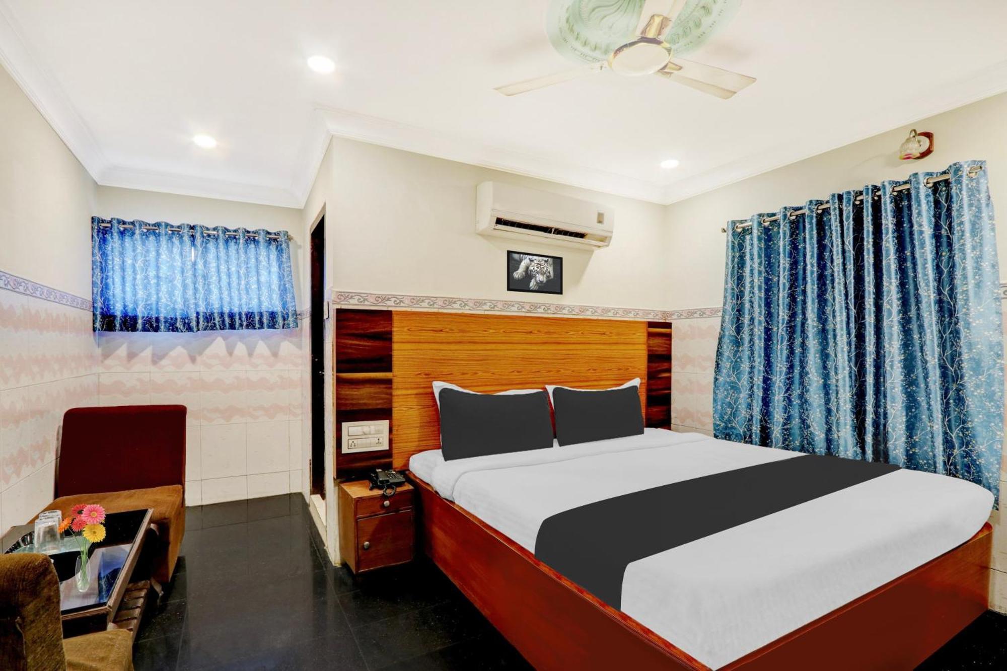 OYO 12680 Hotel Sitara Inn Vijayawāda Esterno foto