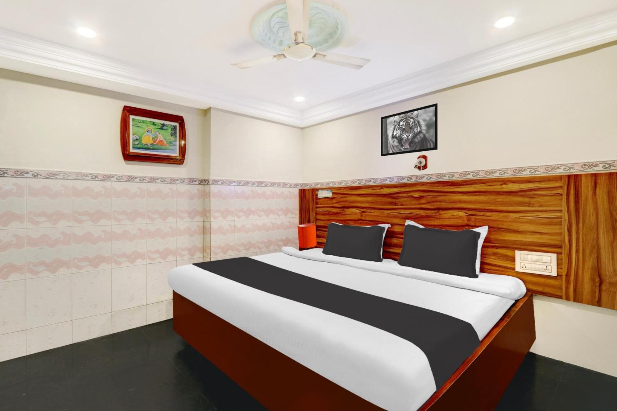OYO 12680 Hotel Sitara Inn Vijayawāda Esterno foto