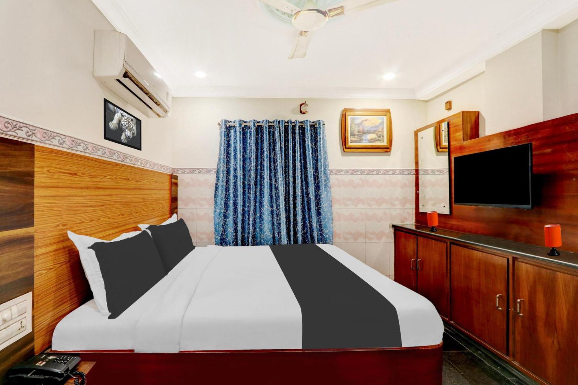 OYO 12680 Hotel Sitara Inn Vijayawāda Esterno foto