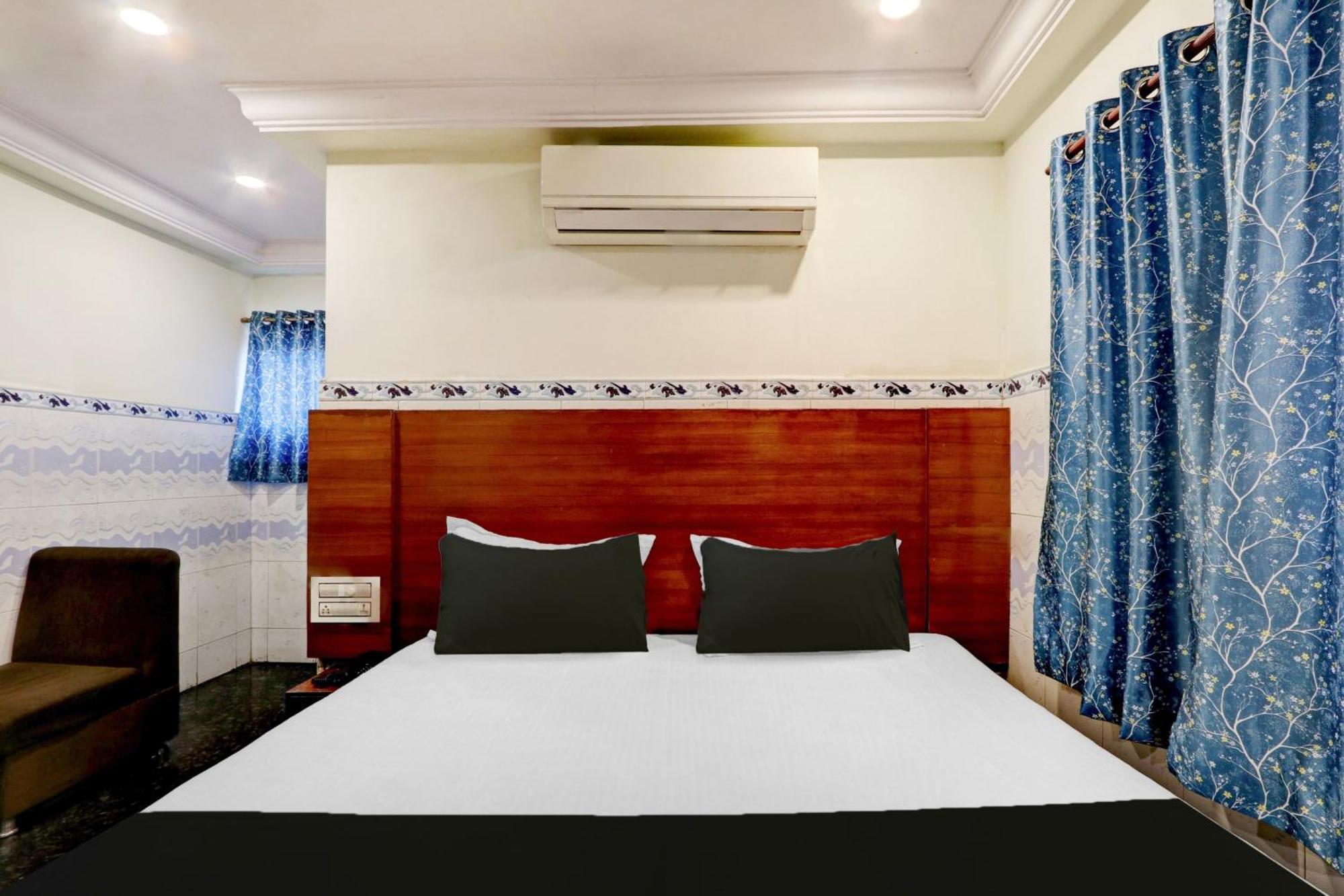 OYO 12680 Hotel Sitara Inn Vijayawāda Esterno foto