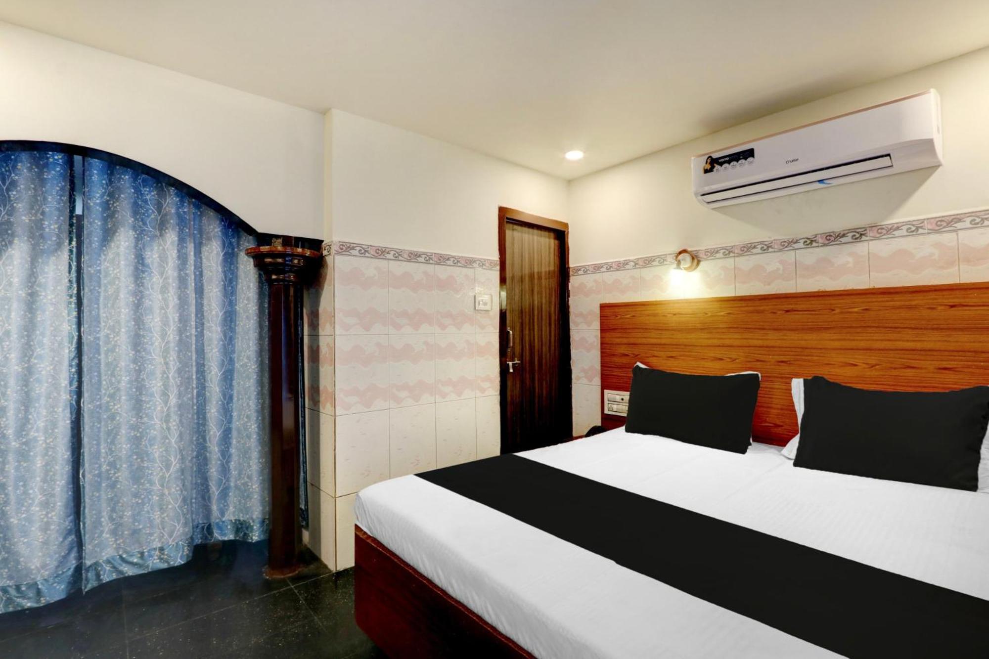 OYO 12680 Hotel Sitara Inn Vijayawāda Esterno foto